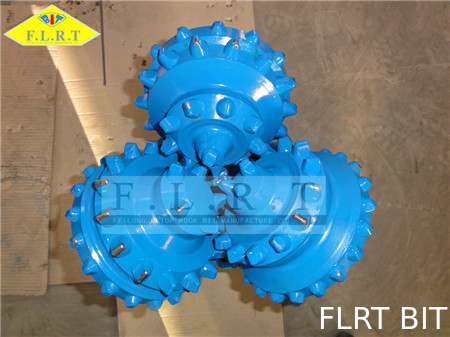 Ein guter Preis. 13 5/8 Zoll-dreikegelige Rollenmeißel-verstärkte Messgerät-Schutz ISO 9001 anerkannt Online